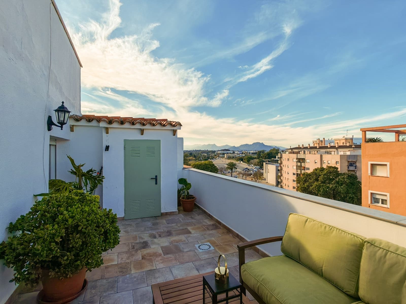 Ático de 3 habitaciones en Dénia en alquiler con garaje - 1.400 € (Ref: 9534751)