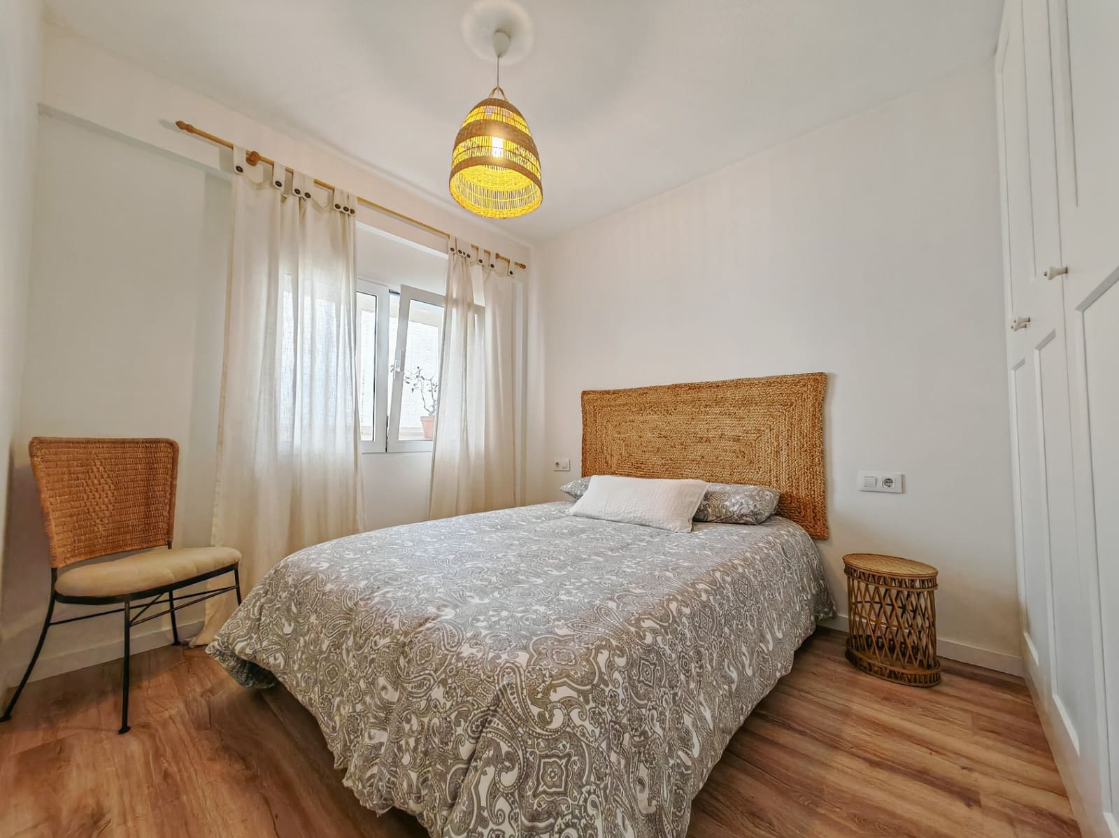 Ático de 3 habitaciones en Dénia en alquiler con garaje - 1.400 € (Ref: 9534751)
