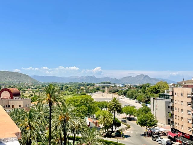 Ático de 3 habitaciones en Dénia en alquiler con garaje - 1.400 € (Ref: 9534751)