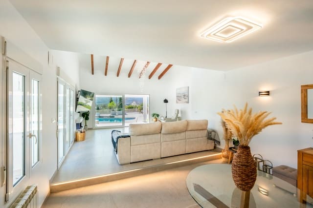 3 soveværelse Villa til salg i La Xara, Dénia med swimmingpool garage - € 1.495.000 (Ref: 9592199)