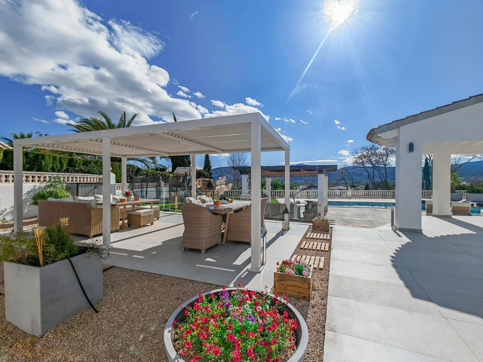 3 soveværelse Villa til salg i Denia med swimmingpool garage - € 1.495.000 (Ref: 9592199)