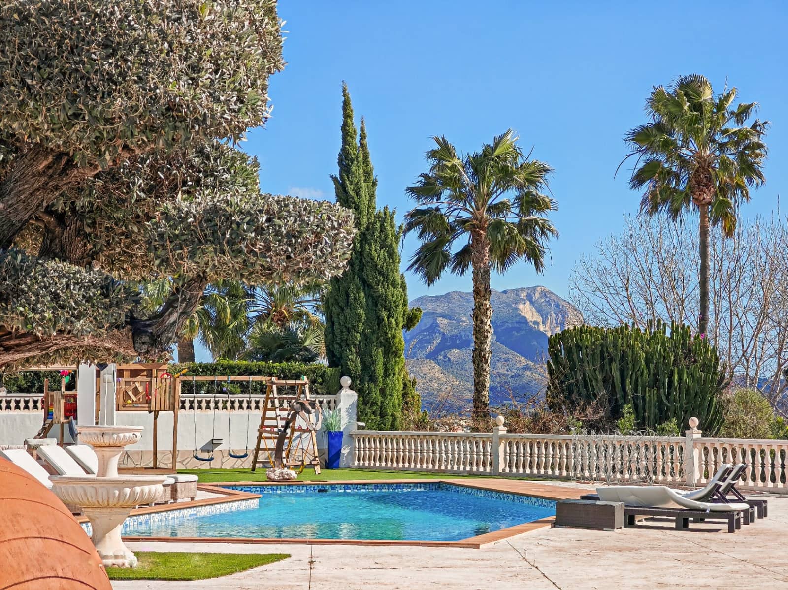 3 soveværelse Villa til salg i Denia med swimmingpool garage - € 1.495.000 (Ref: 9592199)