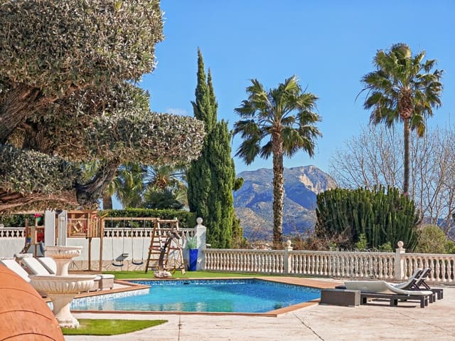 3 soveværelse Villa til salg i La Xara, Dénia med swimmingpool garage - € 1.495.000 (Ref: 9592199)