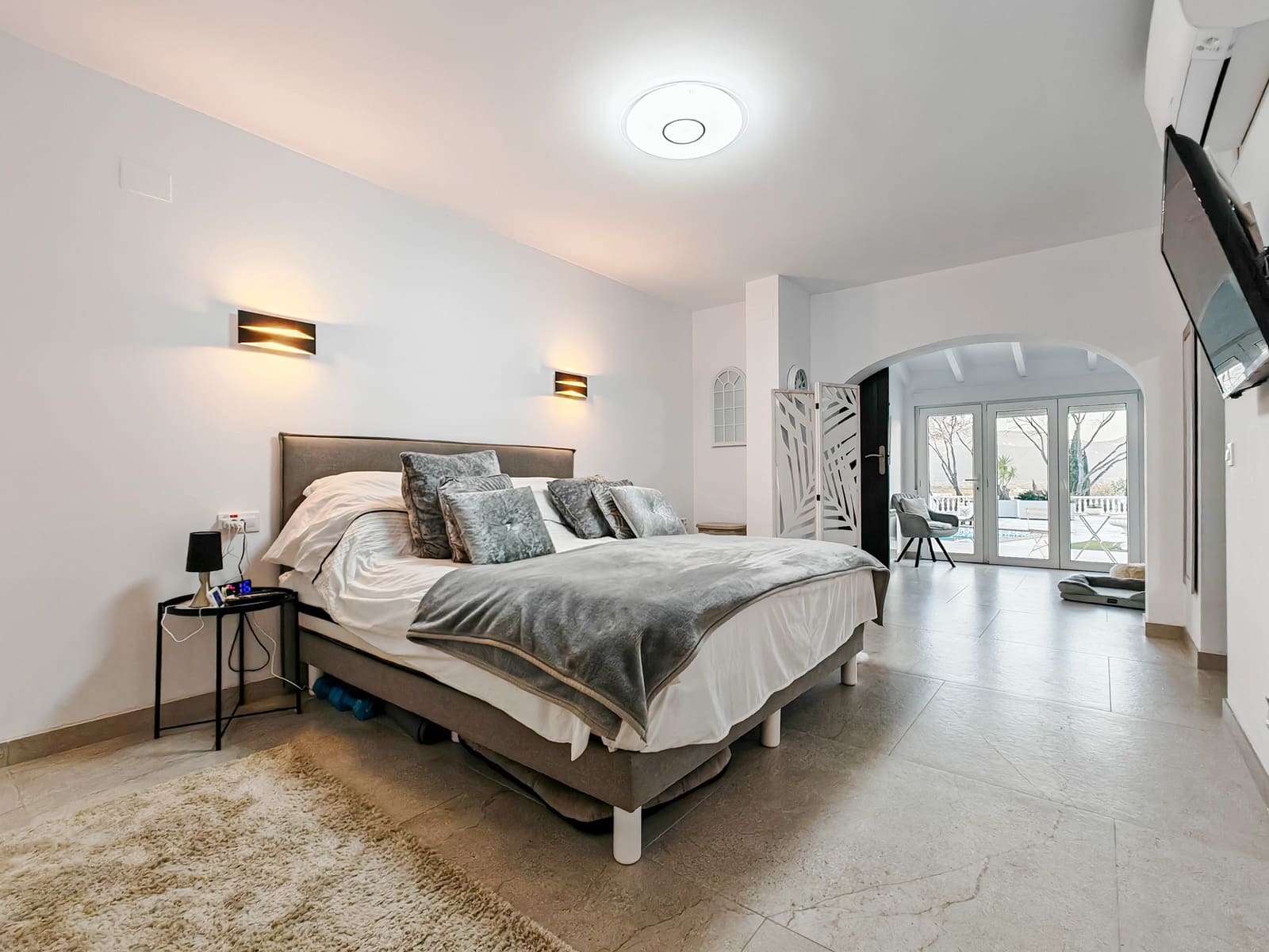 3 bedroom Villa for sale in Denia with pool garage - € 1,495,000 (Ref: 9592199)