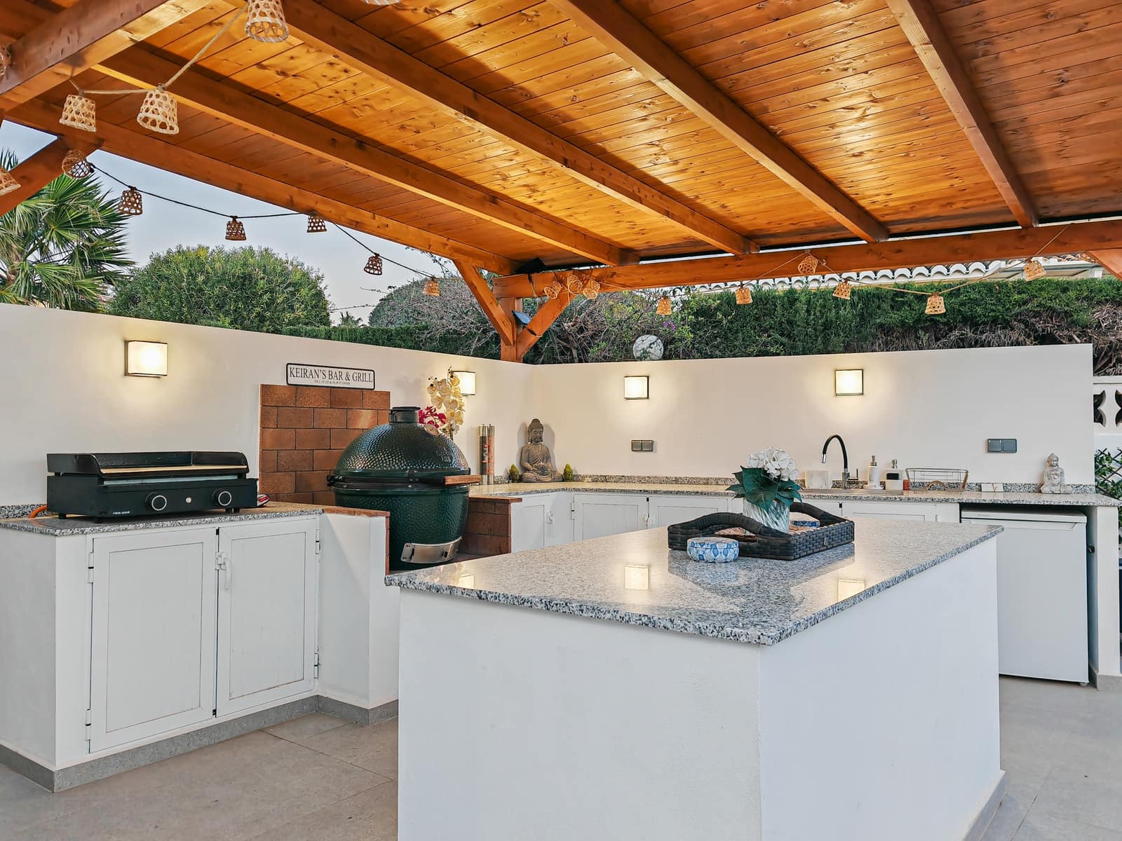 3 bedroom Villa for sale in Denia with pool garage - € 1,495,000 (Ref: 9592199)