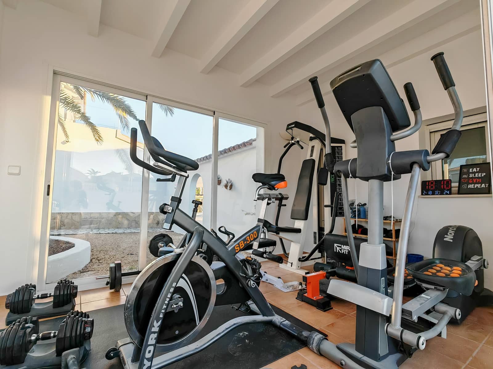 3 bedroom Villa for sale in Denia with pool garage - € 1,495,000 (Ref: 9592199)