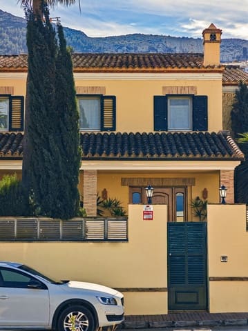 Chalet de 5 habitaciones en La Pedrera - Vessanes, Dénia en venta con piscina garaje - 925.000 € (Ref: 9624221)