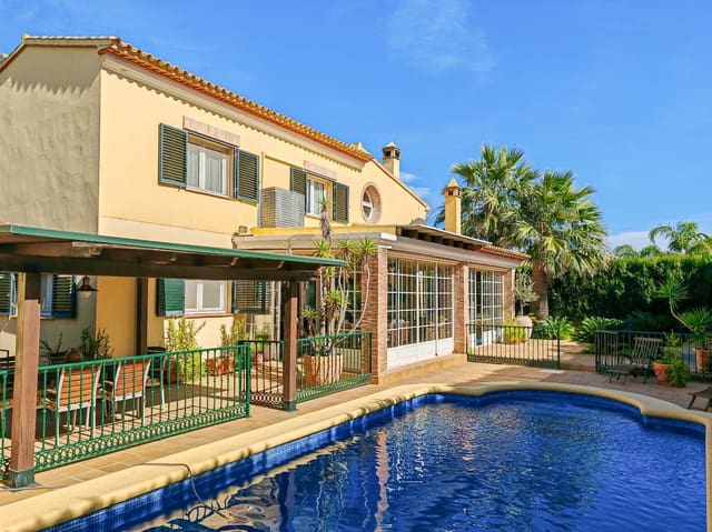 Chalet de 5 habitaciones en La Pedrera - Vessanes, Dénia en venta con piscina garaje - 925.000 € (Ref: 9624221)