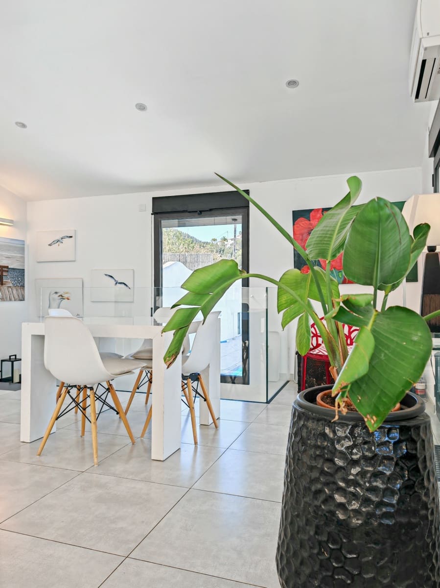 3 soveværelse Villa til salg i Denia med swimmingpool garage - € 695.000 (Ref: 9700236)