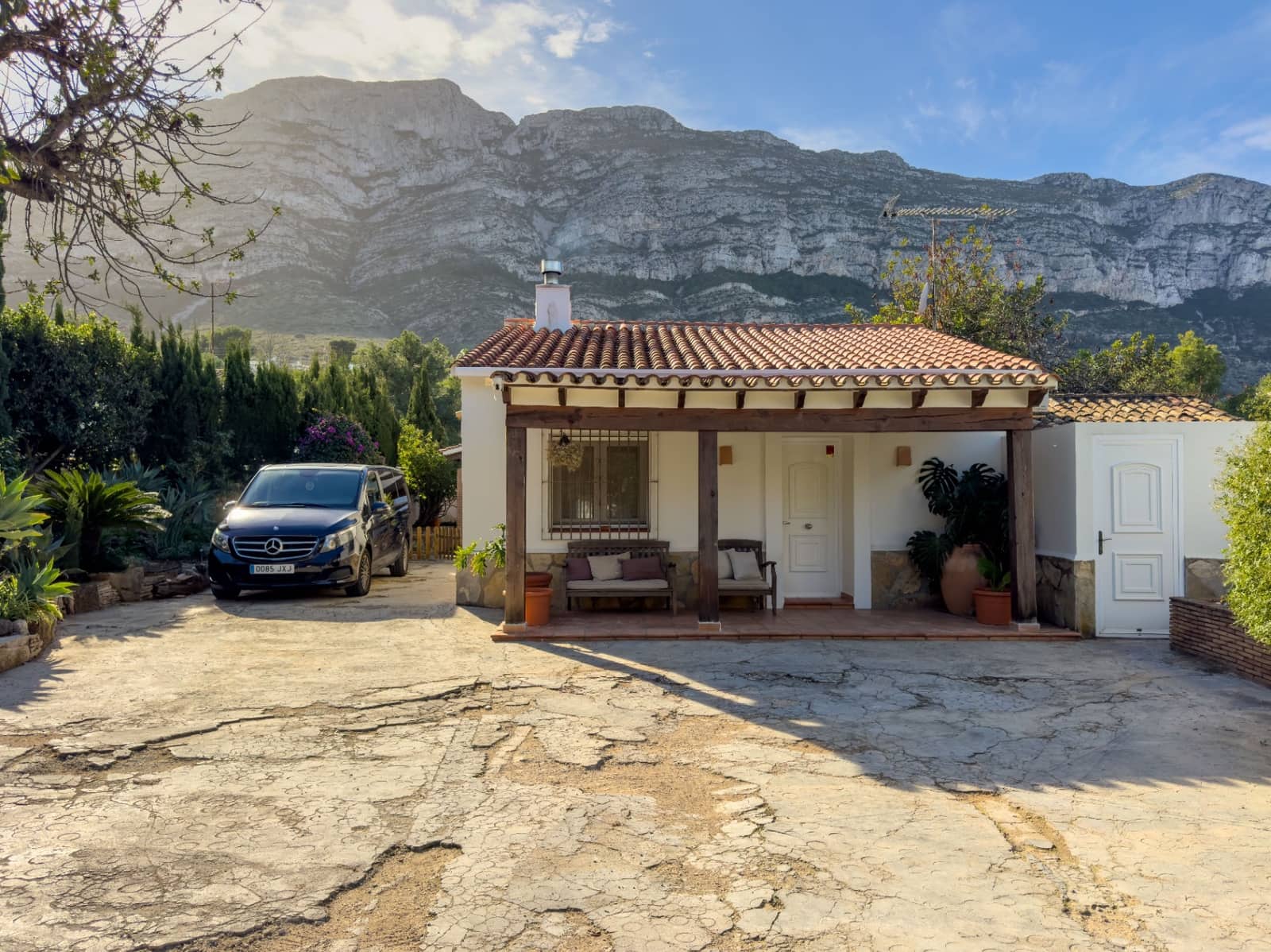 3 bedroom Villa for sale in Denia with pool garage - € 546,000 (Ref: 9720452)