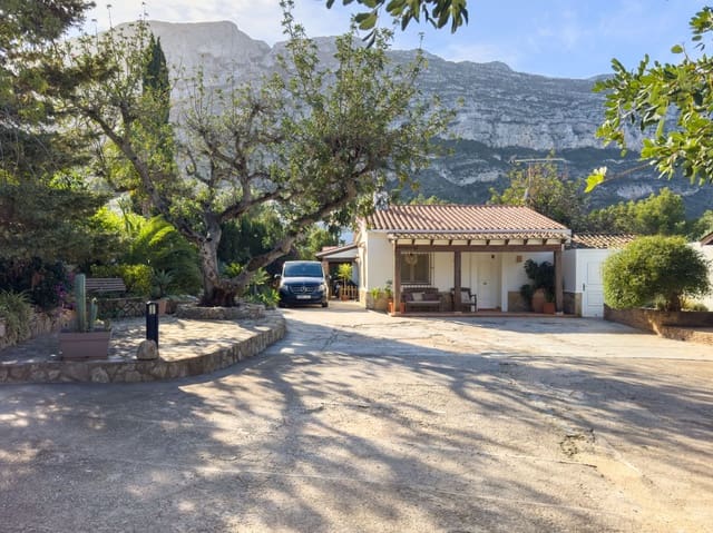 3 bedroom Villa for sale in El Montgó, Dénia with pool garage - € 546,000 (Ref: 9720452)