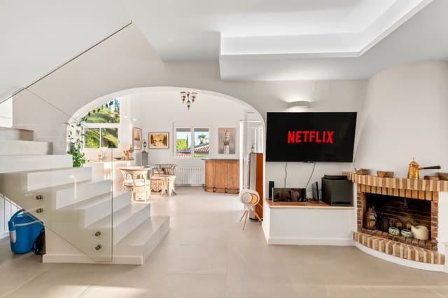 Chalet de 3 habitaciones en El Montgó, Dénia en venta con piscina garaje - 960.000 € (Ref: 9758145)