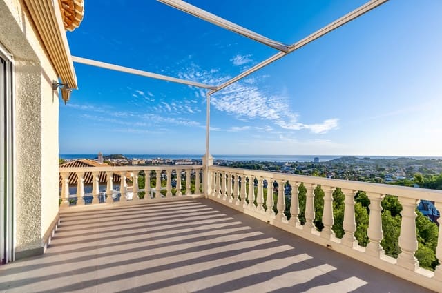 Chalet de 3 habitaciones en El Montgó, Dénia en venta con piscina garaje - 960.000 € (Ref: 9758145)