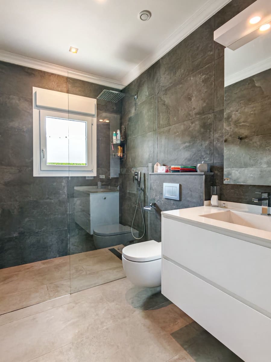 4 bedroom Villa for sale in Denia with pool garage - € 995,000 (Ref: 9841859)