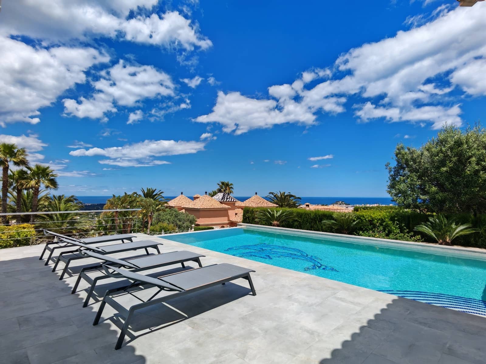 4 bedroom Villa for sale in Denia with pool garage - € 995,000 (Ref: 9841859)