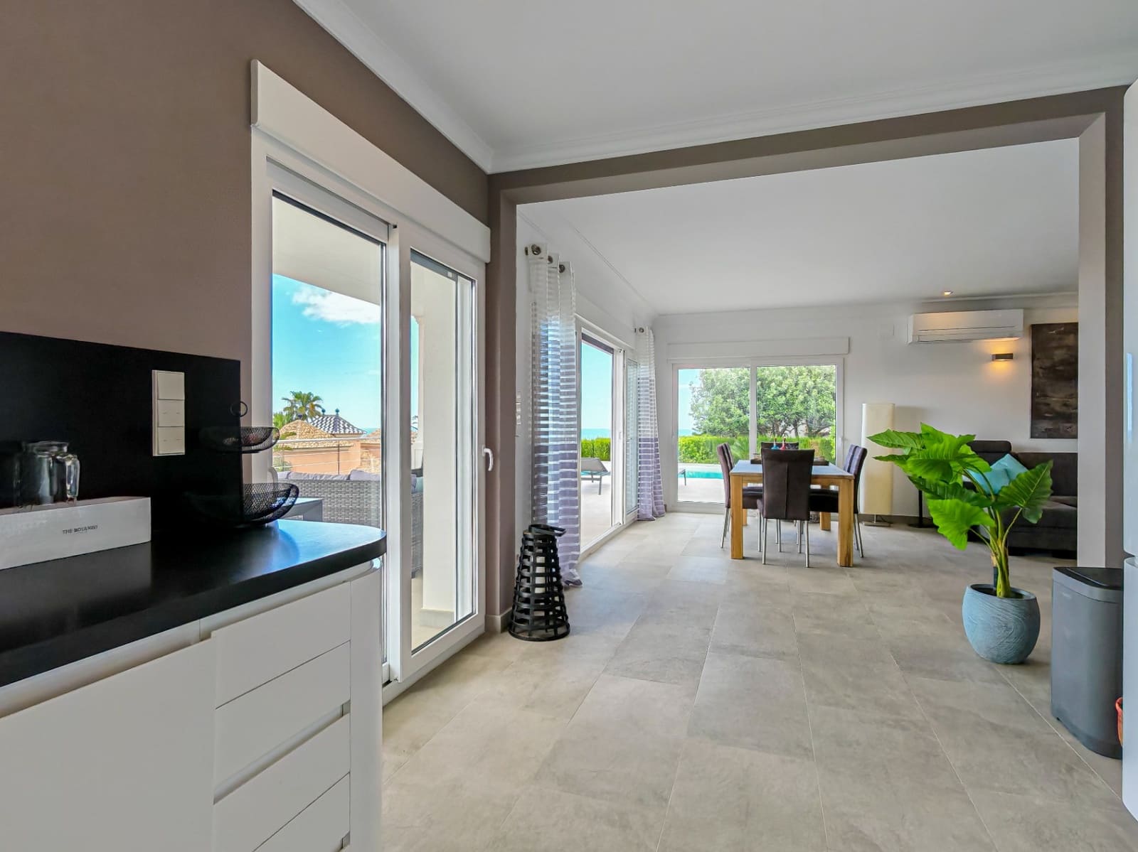 4 bedroom Villa for sale in Denia with pool garage - € 995,000 (Ref: 9841859)