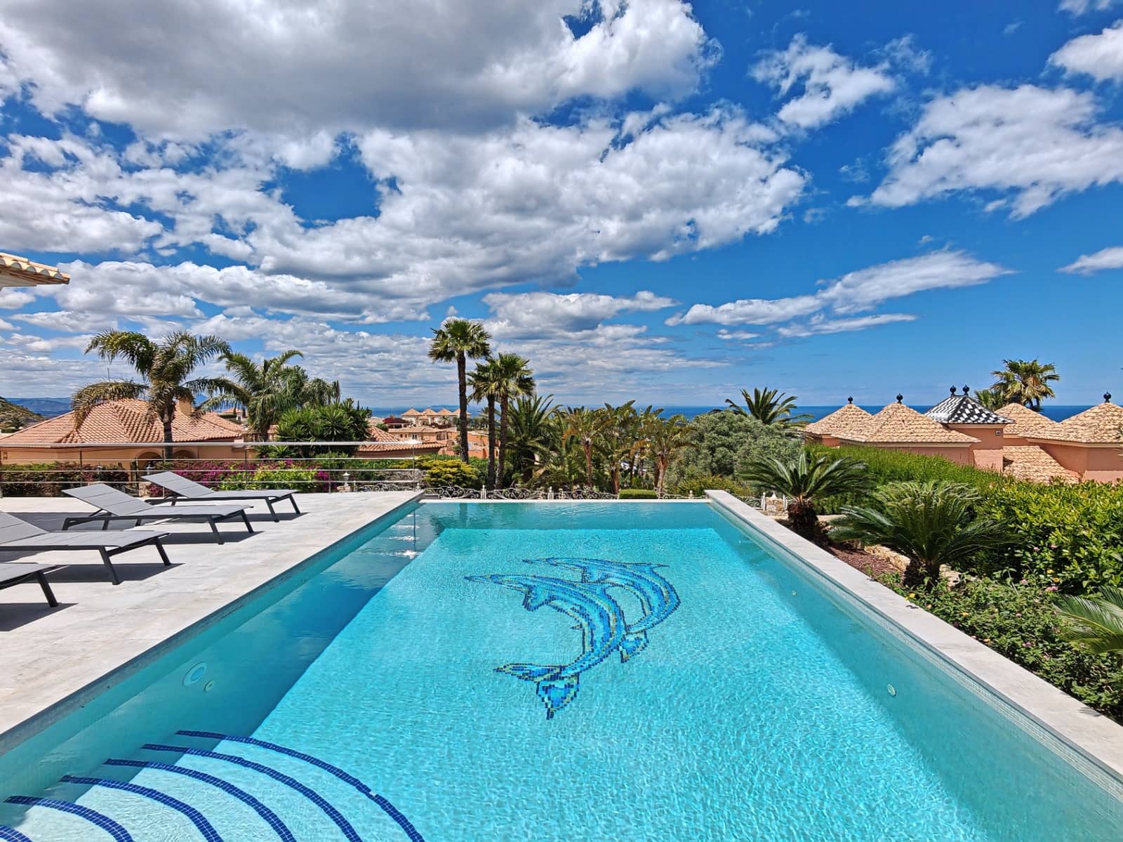 4 bedroom Villa for sale in Denia with pool garage - € 995,000 (Ref: 9841859)