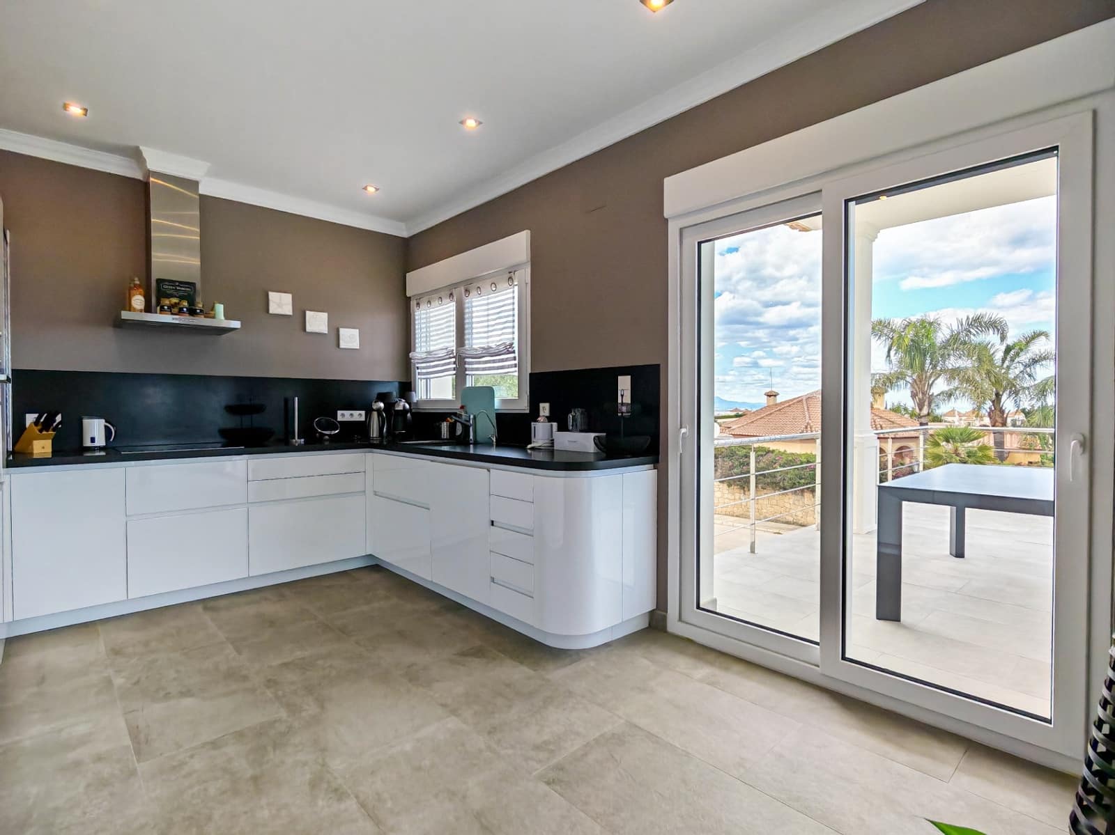 4 bedroom Villa for sale in Denia with pool garage - € 995,000 (Ref: 9841859)