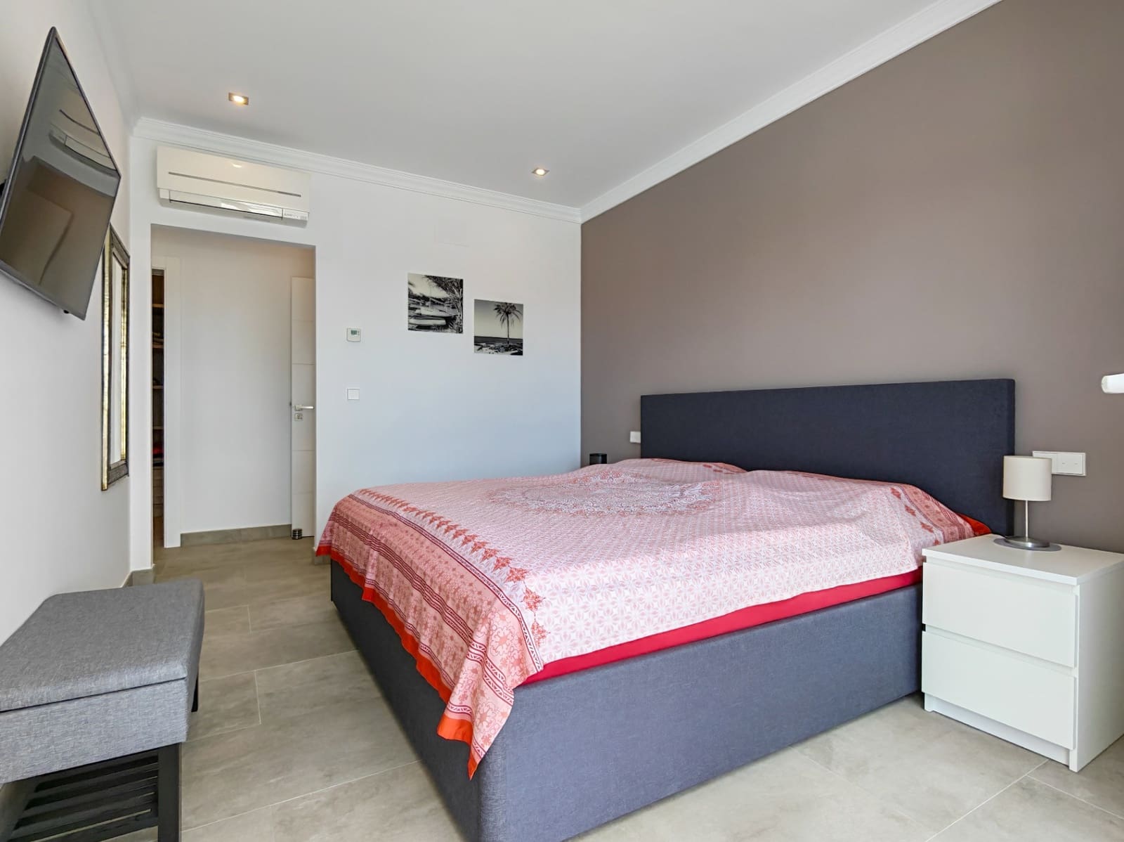 4 bedroom Villa for sale in Denia with pool garage - € 995,000 (Ref: 9841859)