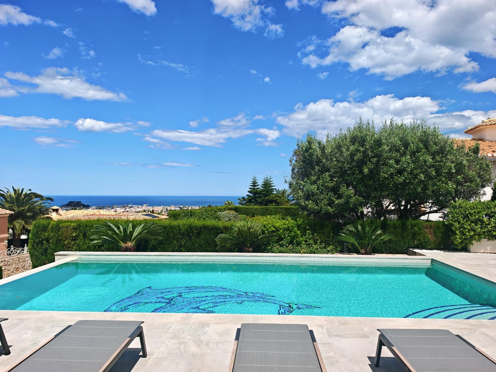 4 bedroom Villa for sale in Denia with pool garage - € 995,000 (Ref: 9841859)