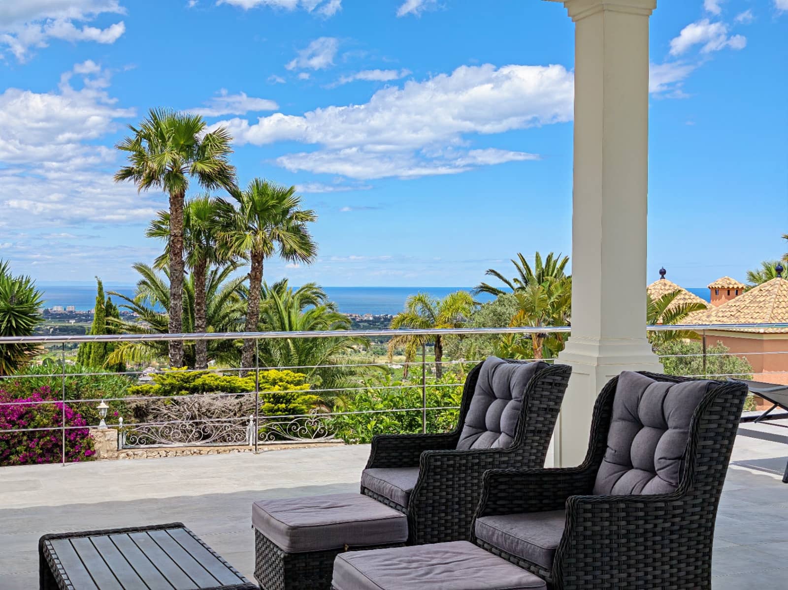 4 bedroom Villa for sale in Denia with pool garage - € 995,000 (Ref: 9841859)