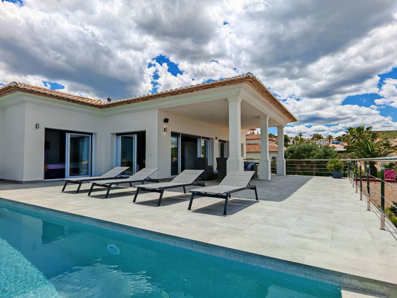 4 bedroom Villa for sale in Denia with pool garage - € 995,000 (Ref: 9841859)