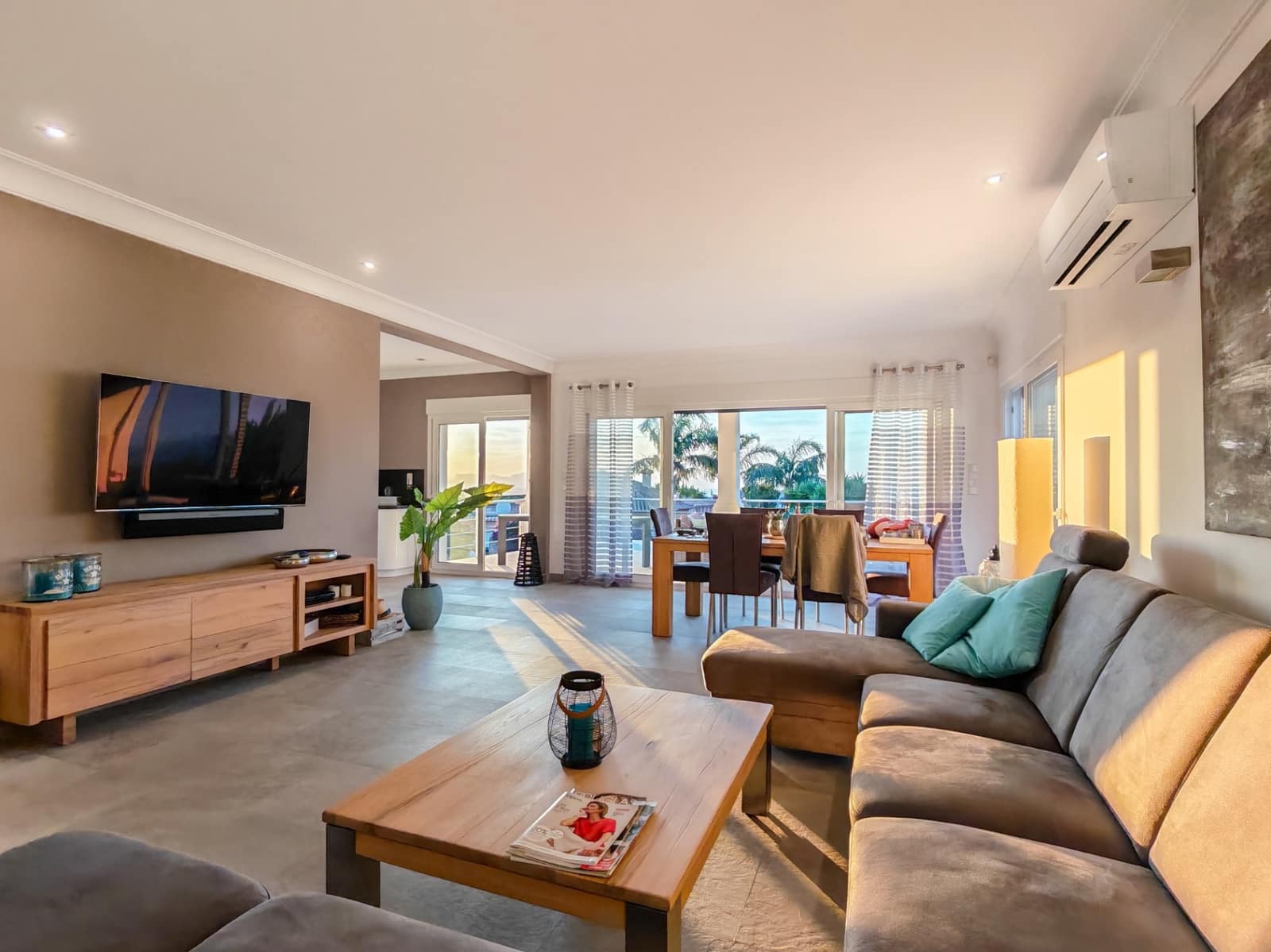 4 bedroom Villa for sale in Denia with pool garage - € 995,000 (Ref: 9841859)