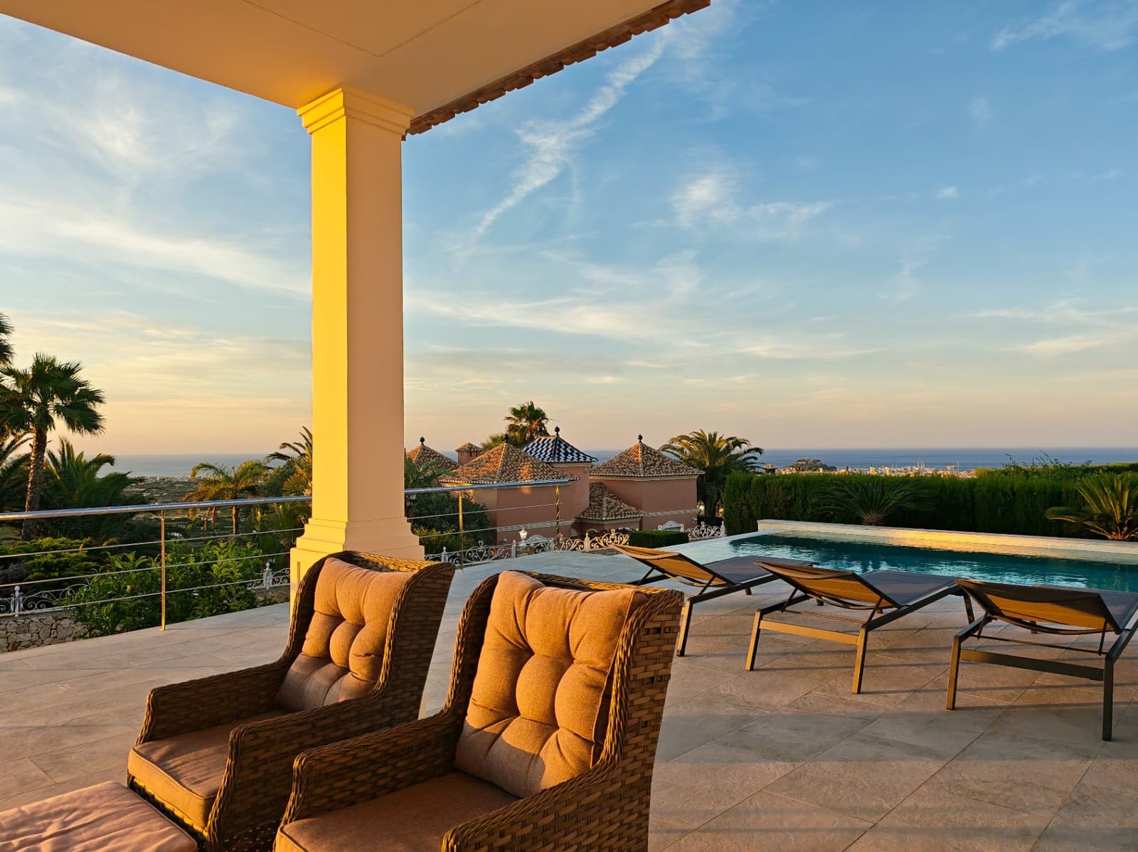 4 bedroom Villa for sale in Denia with pool garage - € 995,000 (Ref: 9841859)
