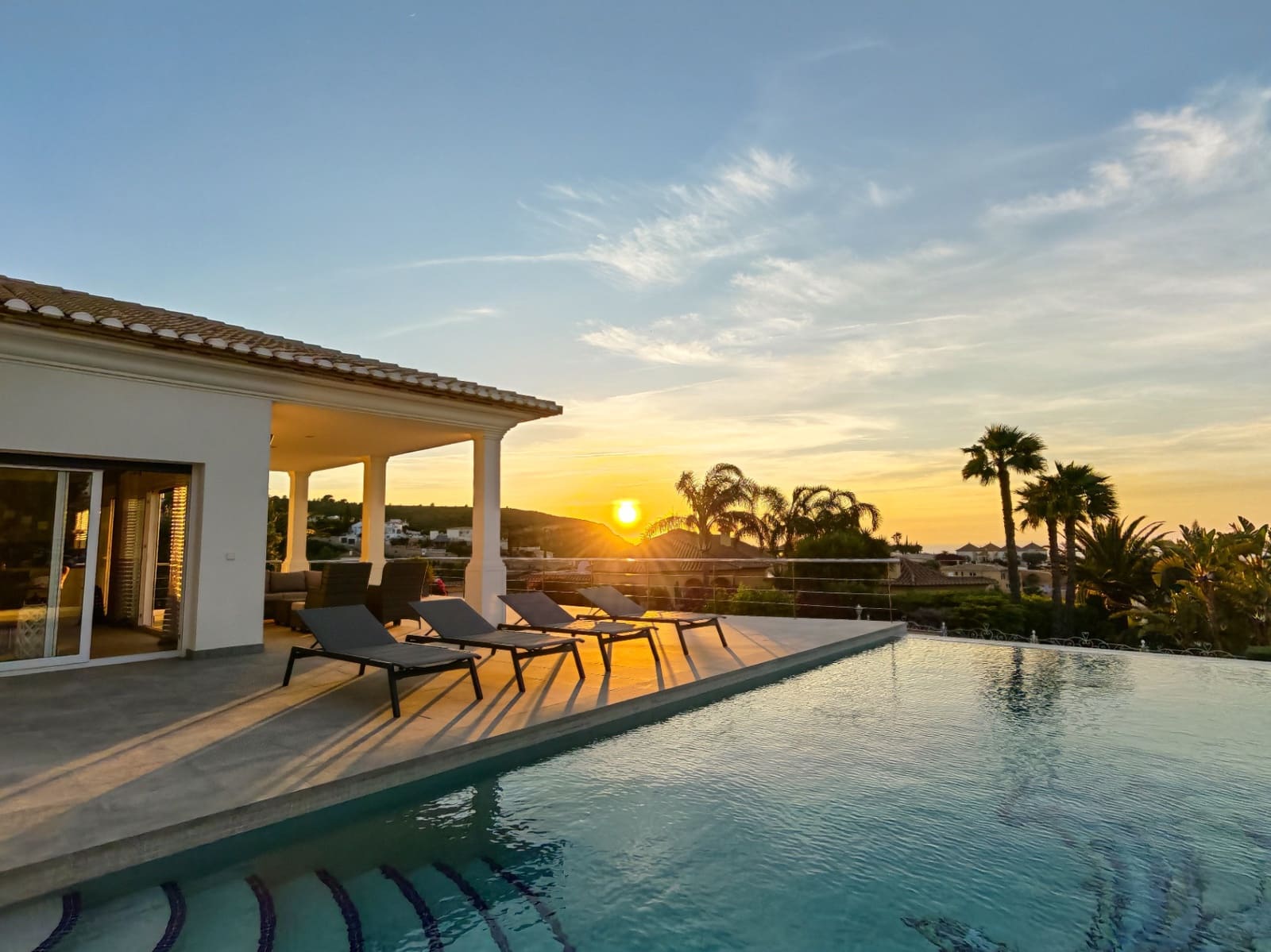 4 bedroom Villa for sale in Denia with pool garage - € 995,000 (Ref: 9841859)