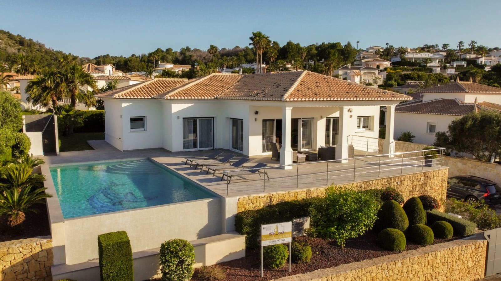 4 bedroom Villa for sale in Denia with pool garage - € 995,000 (Ref: 9841859)