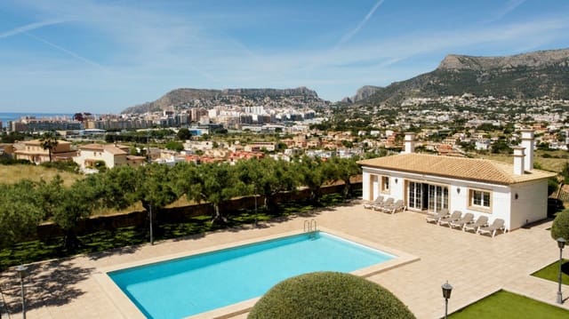 5 sypialnia Willa na sprzedaż w Calpe / Calp z basenem garażem - 3 150 000 € (Ref: 9984095)