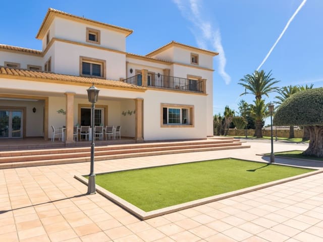 5 sypialnia Willa na sprzedaż w Calpe / Calp z basenem garażem - 3 150 000 € (Ref: 9984095)