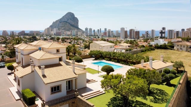 5 sypialnia Willa na sprzedaż w Calpe / Calp z basenem garażem - 3 150 000 € (Ref: 9984095)