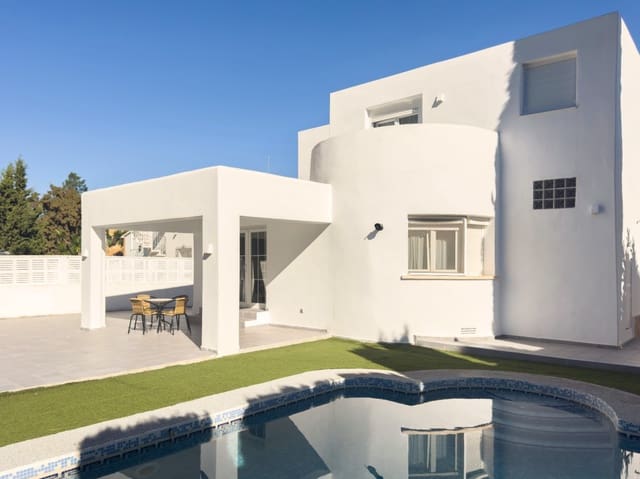 5 soverom Villa til salgs i Dénia med svømmebasseng garasje - € 800 000 (Ref: 9984096)