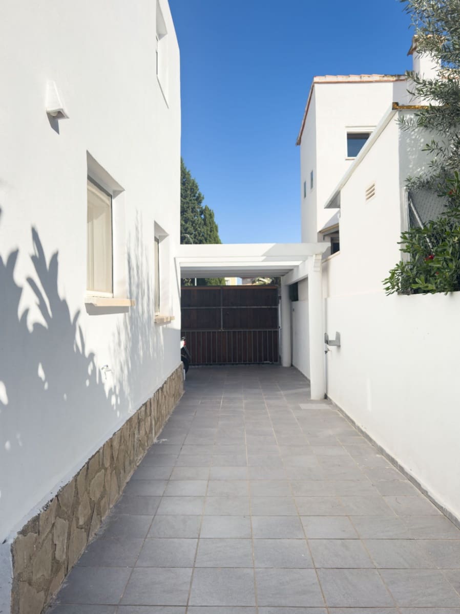 5 soverom Villa til salgs i Denia med svømmebasseng garasje - € 800 000 (Ref: 9984096)