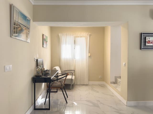 5 soverom Villa til salgs i Dénia med svømmebasseng garasje - € 800 000 (Ref: 9984096)