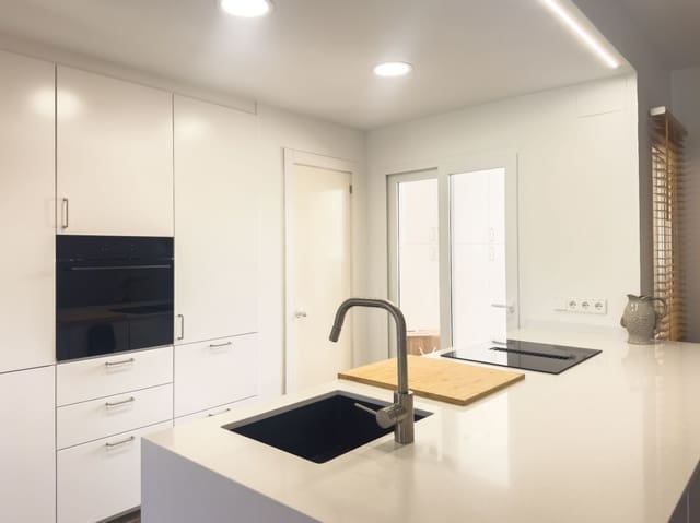 3 soverom Leilighet til salgs i Dénia med svømmebasseng garasje - € 450 000 (Ref: 9984097)