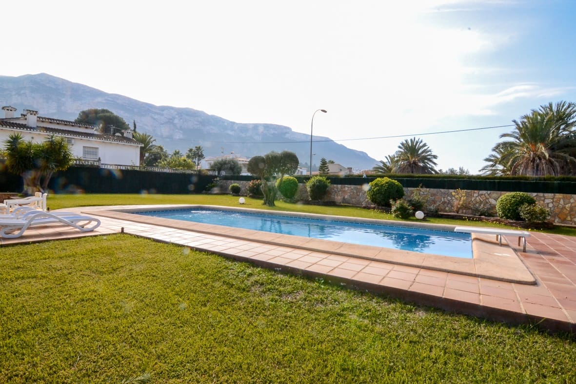 6 soveværelse Villa til salg i Denia med swimmingpool garage - € 1.250.000 (Ref: 9984103)
