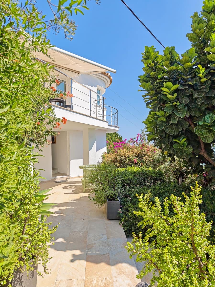 3 soveværelse Villa til salg i Denia med swimmingpool garage - € 1.950.000 (Ref: 9996202)