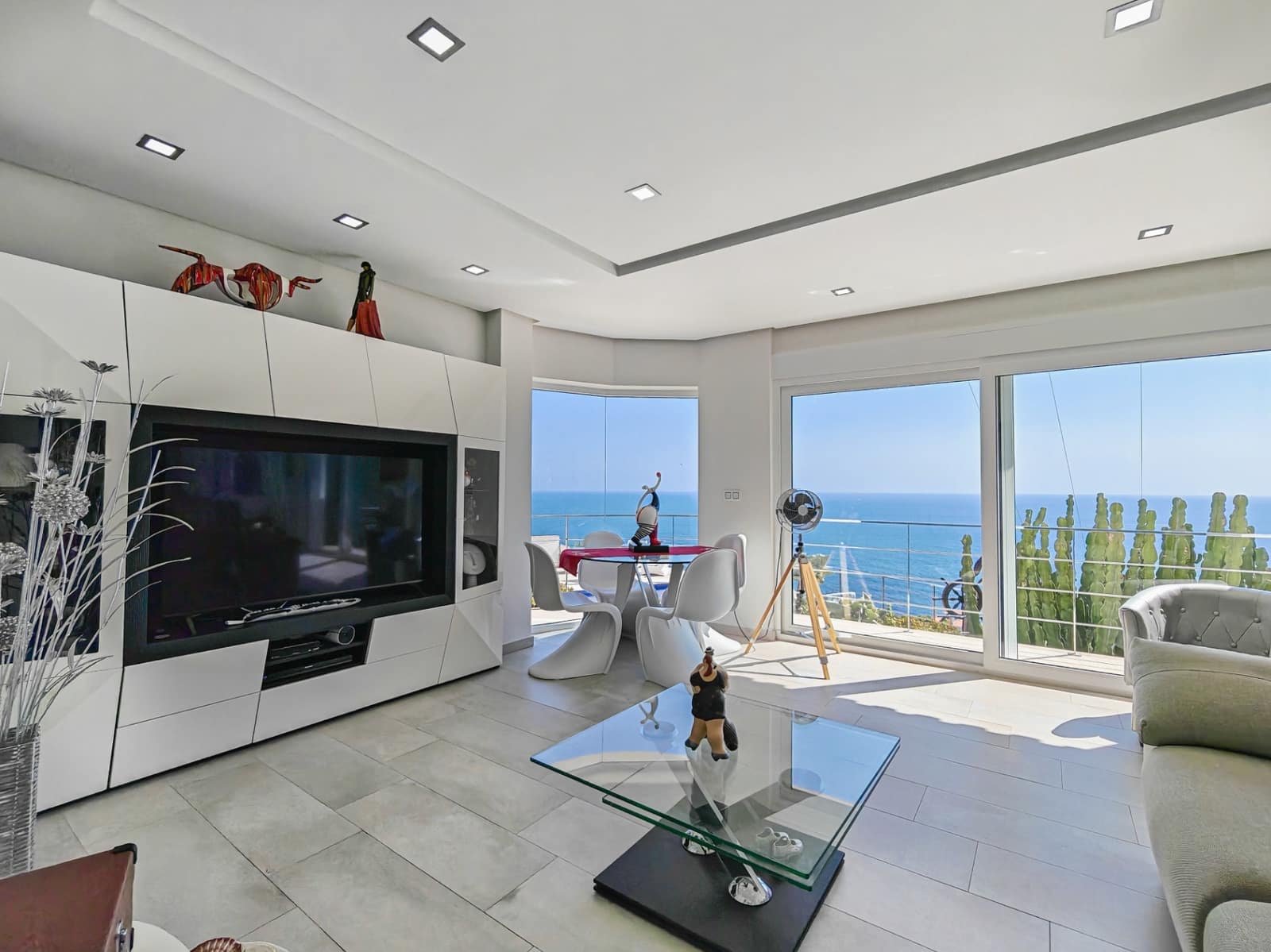 3 soveværelse Villa til salg i Denia med swimmingpool garage - € 1.950.000 (Ref: 9996202)