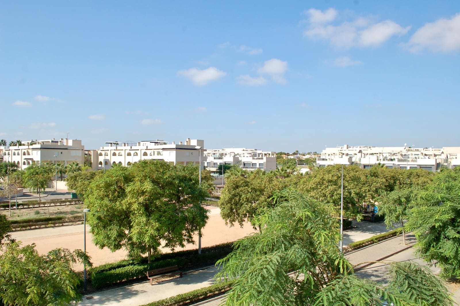 Bungalow de 2 habitaciones en Pilar de la Horadada en venta con piscina - 299.000 € (Ref: 10156787)