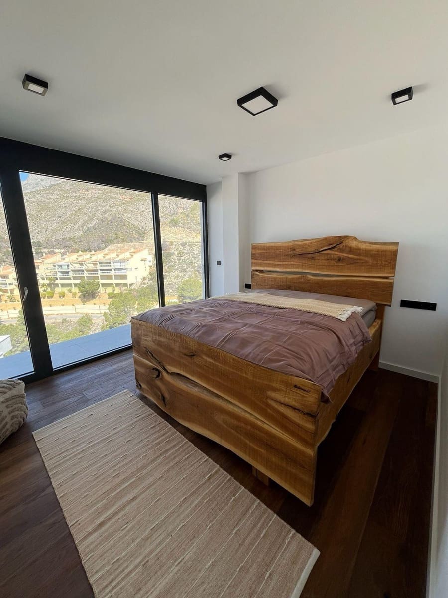 4 bedroom Villa for sale in Altea with pool - € 790,000 (Ref: 9275740)