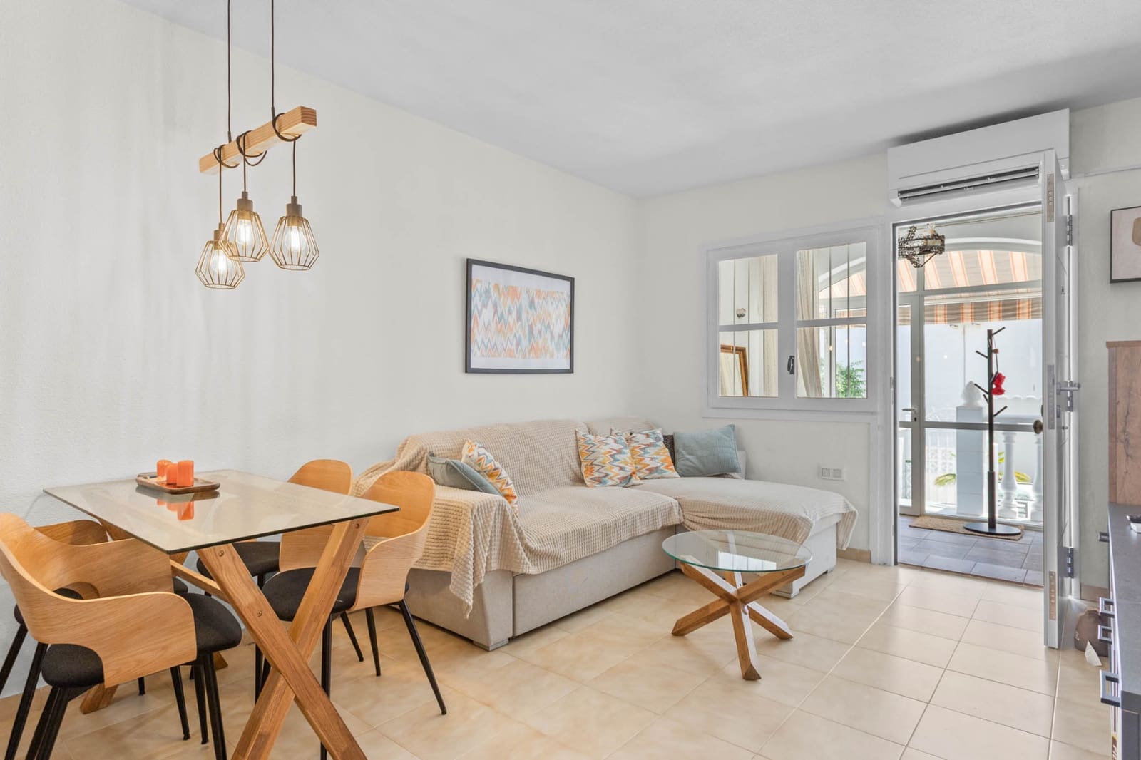 2 quarto Bungalow para venda em Torrevieja com piscina - 145 000 € (Ref: 9411321)