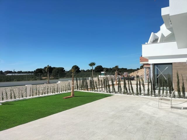 Chalet de 3 habitaciones en Pinar de Campoverde, Pilar de la Horadada en venta con piscina - 399.000 € (Ref: 9642395)