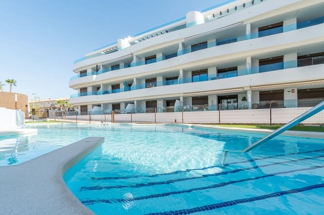 3 makuuhuone Ranta-asunto myytävänä paikassa Playa Flamenca, Orihuela mukana uima-altaan - 325 000 € (Ref: 9757734)