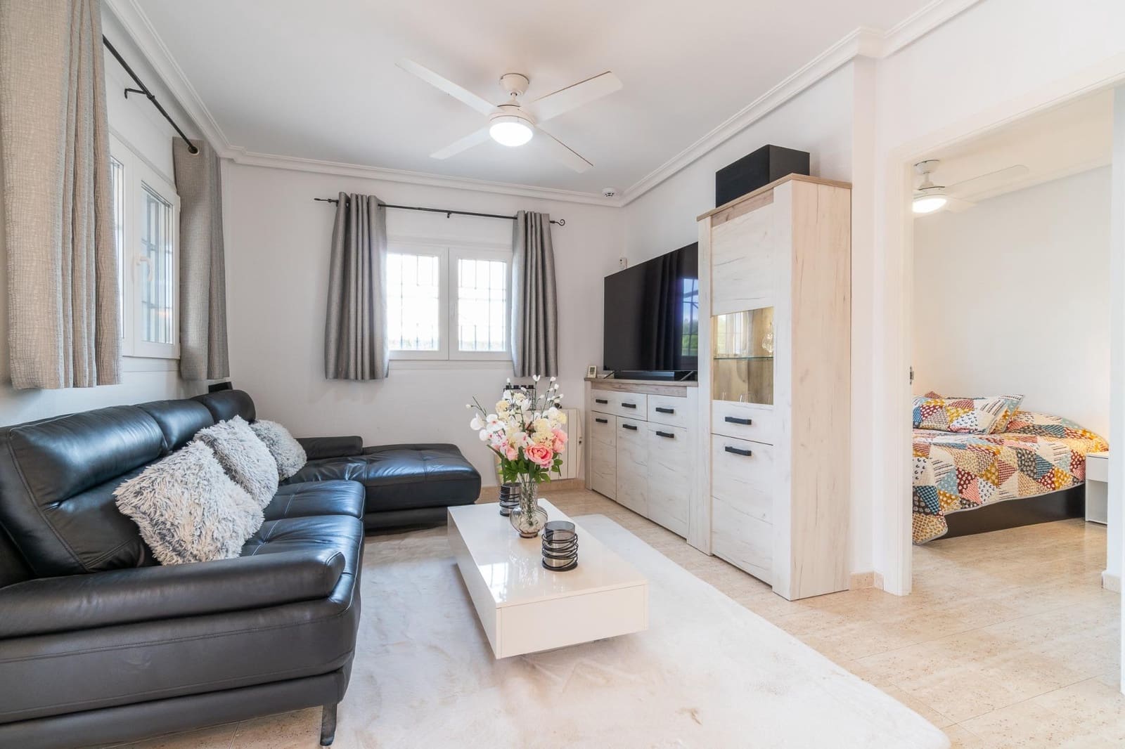 3 bedroom Villa for sale in Orihuela Costa with pool - € 279,000 (Ref: 9758024)