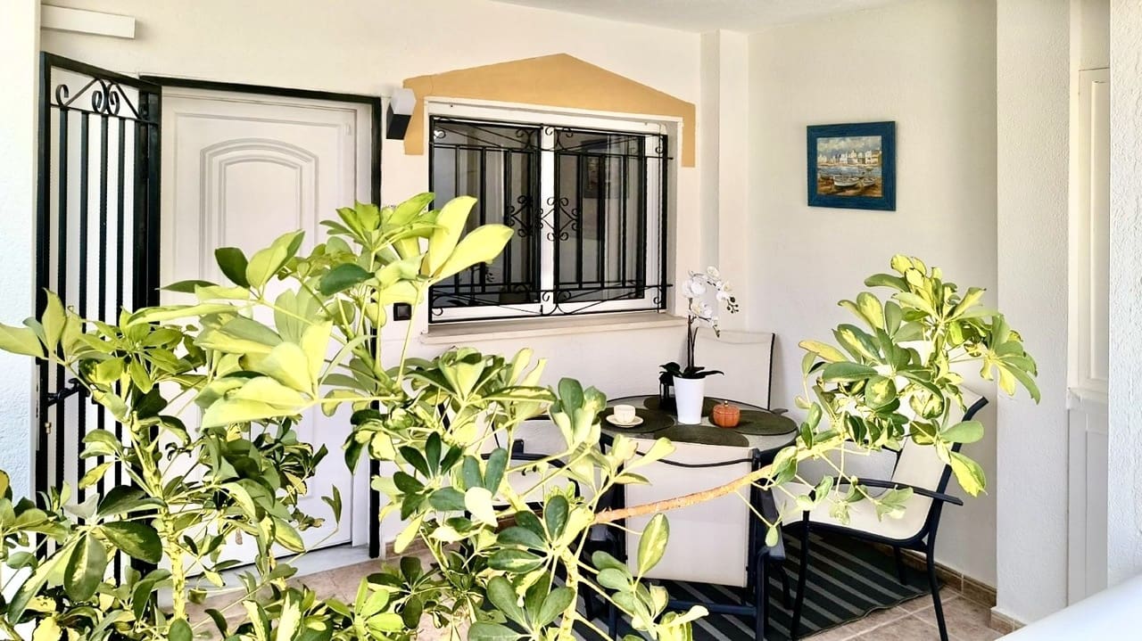 3 soverom Hus til salgs i Playa Flamenca med svømmebasseng - € 277 900 (Ref: 9758025)