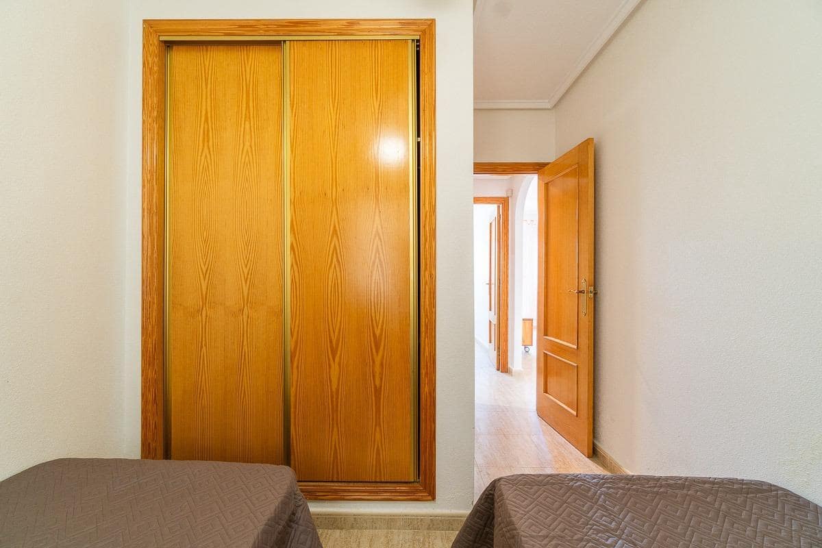 2 quarto Bungalow para venda em Villamartin com piscina - 159 000 € (Ref: 9758042)