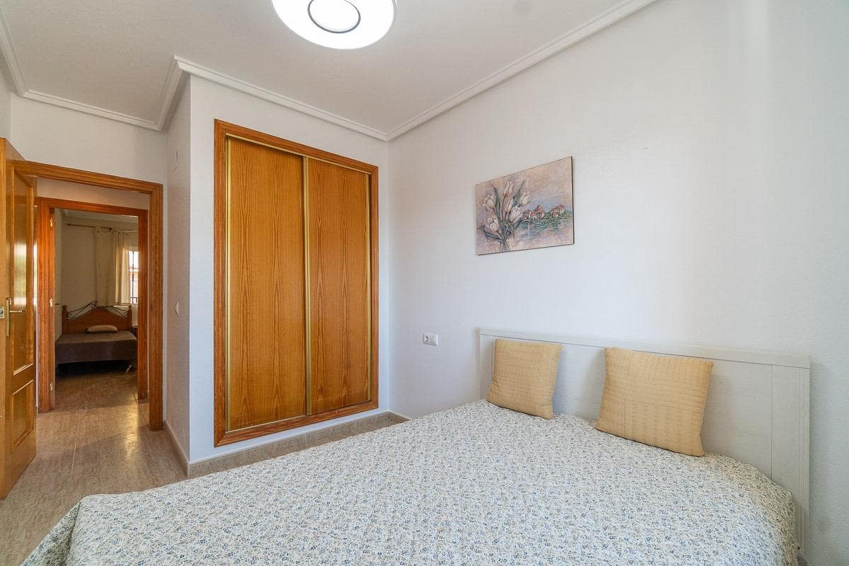 2 quarto Bungalow para venda em Villamartin com piscina - 159 000 € (Ref: 9758042)