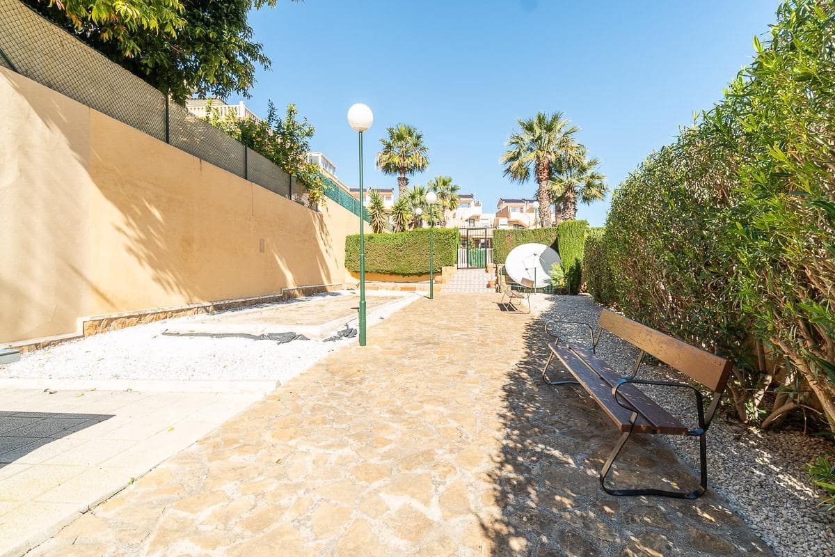 2 quarto Bungalow para venda em Villamartin com piscina - 159 000 € (Ref: 9758042)